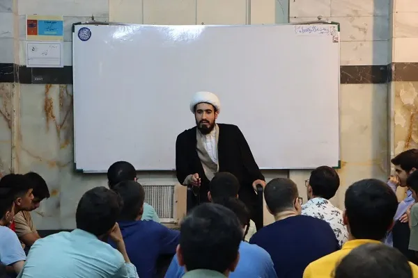رویداد آشنایی دانش‌آموزان دبیرستانی با حوزه علمیه برگزار شد