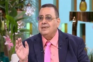 شش نسخه از قرآن را با دست نوشتم