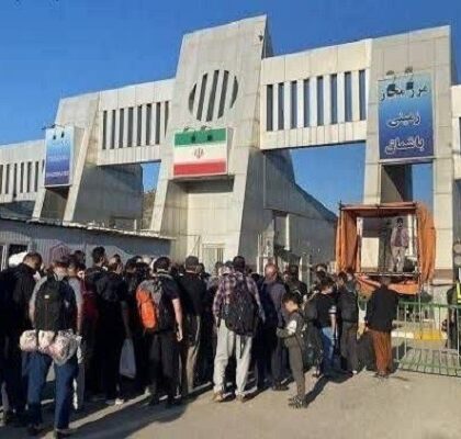 تشدید نظارتها و عرضه صنایعدستی بومی در مسیر تردد زائران تشدید نظارتها و عرضه صنایعدستی بومی در مسیر تردد زائران