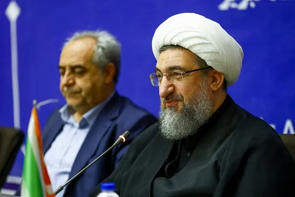 دانشگاه آزاد باید در تراز علم، تربیت و استقلال فکری حرکت کند