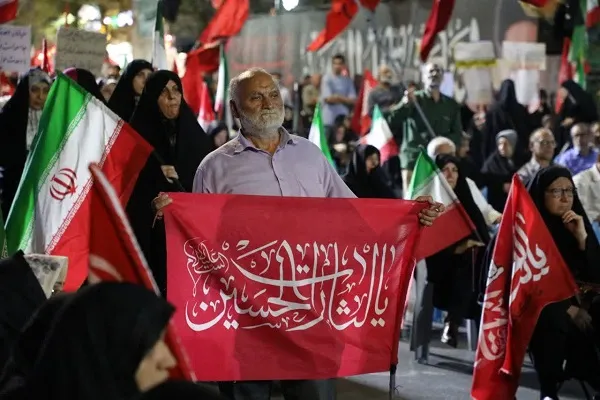 «شب‌های اقتدار» سمنان مزین به نام ۱۶۸ شهید دانش‌آموز میناب شد + عکس