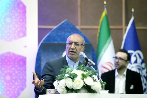 قرآن را به متن زندگی اجتماعی بیاوریم